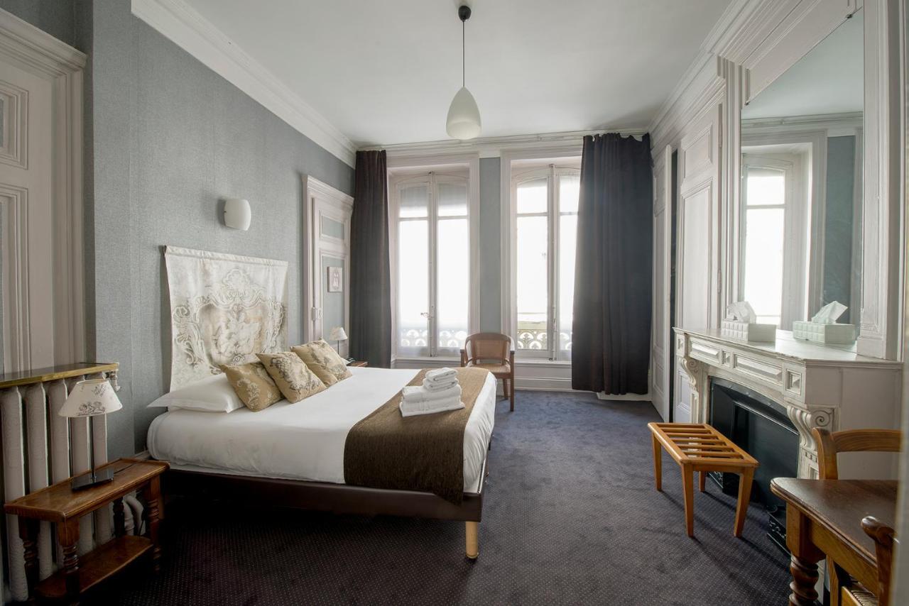 De Paris 3*